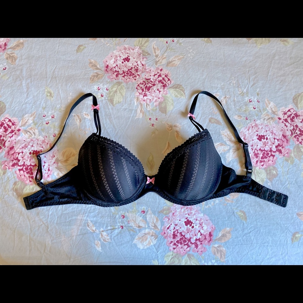 Betsey Johnson Black Lace Trim Soft Cup Bra 30D